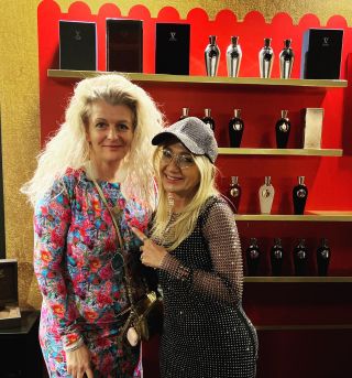 setkání s TIZIANA TERENZI tvůrkyní parfémů, je to úžasná alchymistka, prostřednictvím její esence, jejich darů, CÍTĚNÍ...